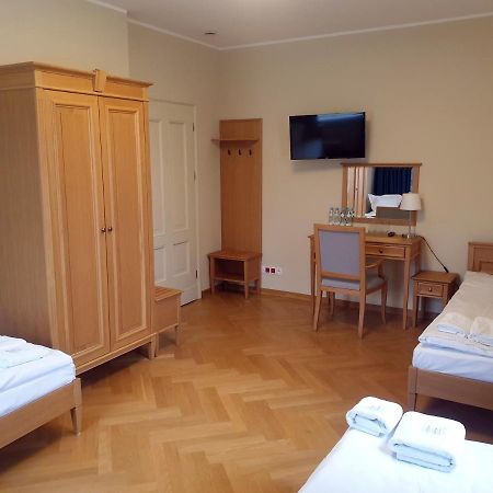 Kasztanowy Palac Swadzim Exterior foto