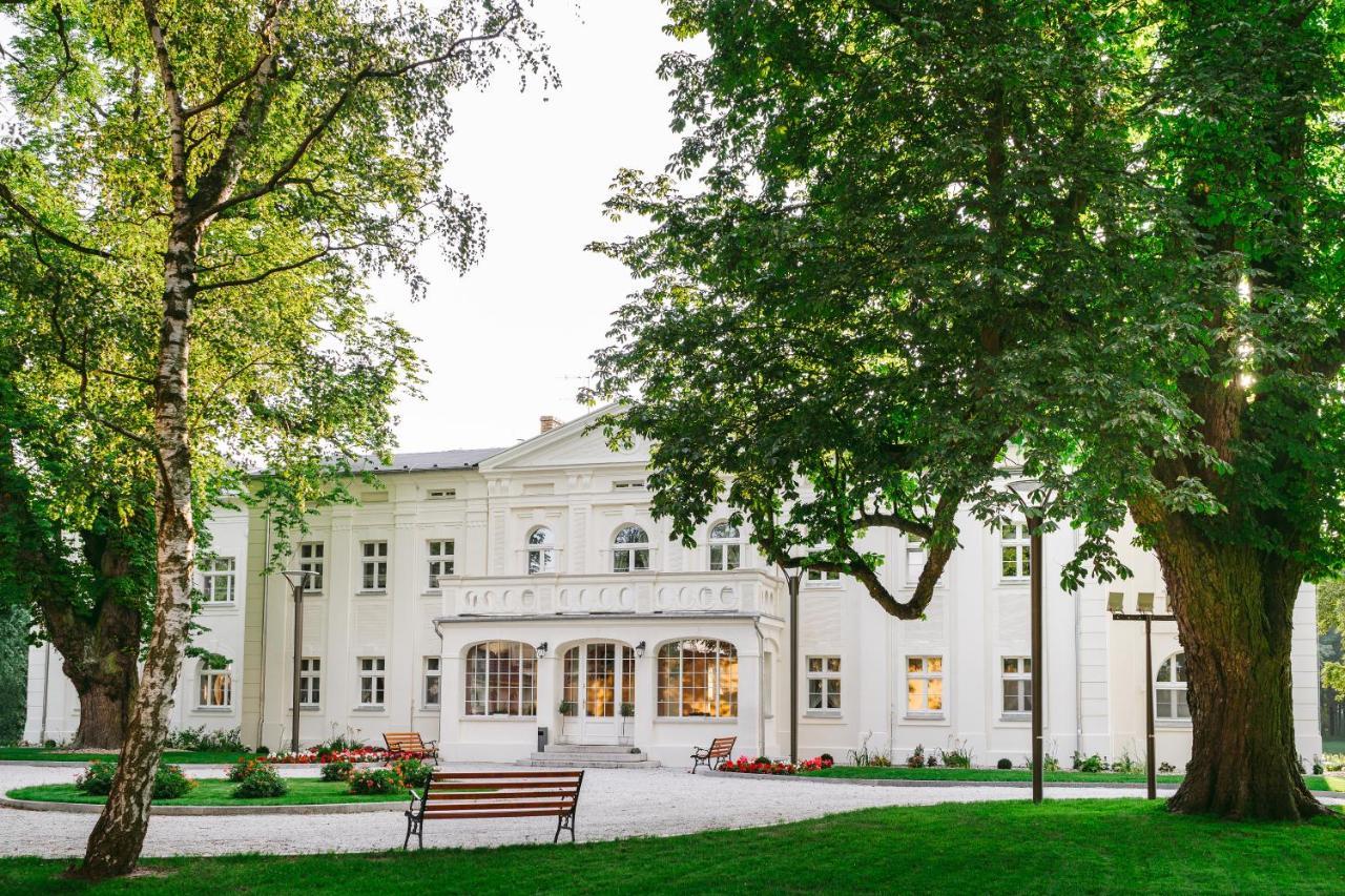 Kasztanowy Palac Swadzim Exterior foto