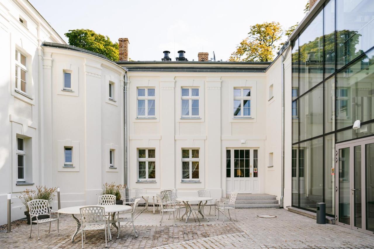 Kasztanowy Palac Swadzim Exterior foto