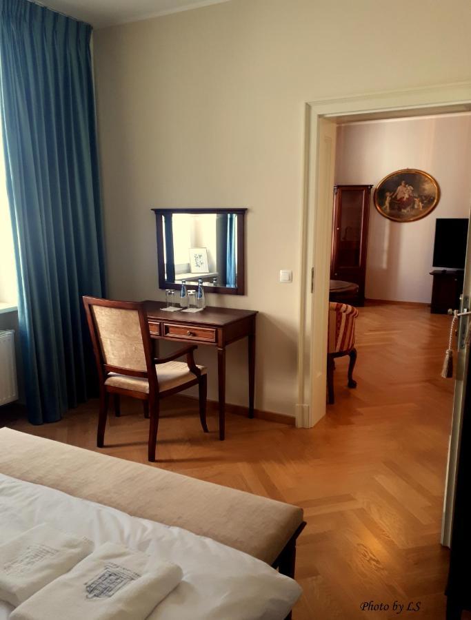 Kasztanowy Palac Swadzim Exterior foto